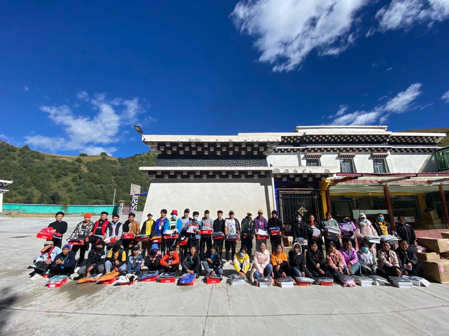 开云kaiyun官方版在线入口-开云(中国)公益回顾丨家国同欢月同圆 温暖满载甘孜州(图8) 开云kaiyun官方版在线入口-开云(中国)公益回顾丨家国同欢月同圆 温暖满载甘孜州(图8)